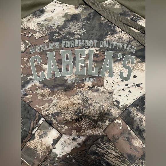 Cabela’s Men’s Camo Hoodie - Picture 3 of 5